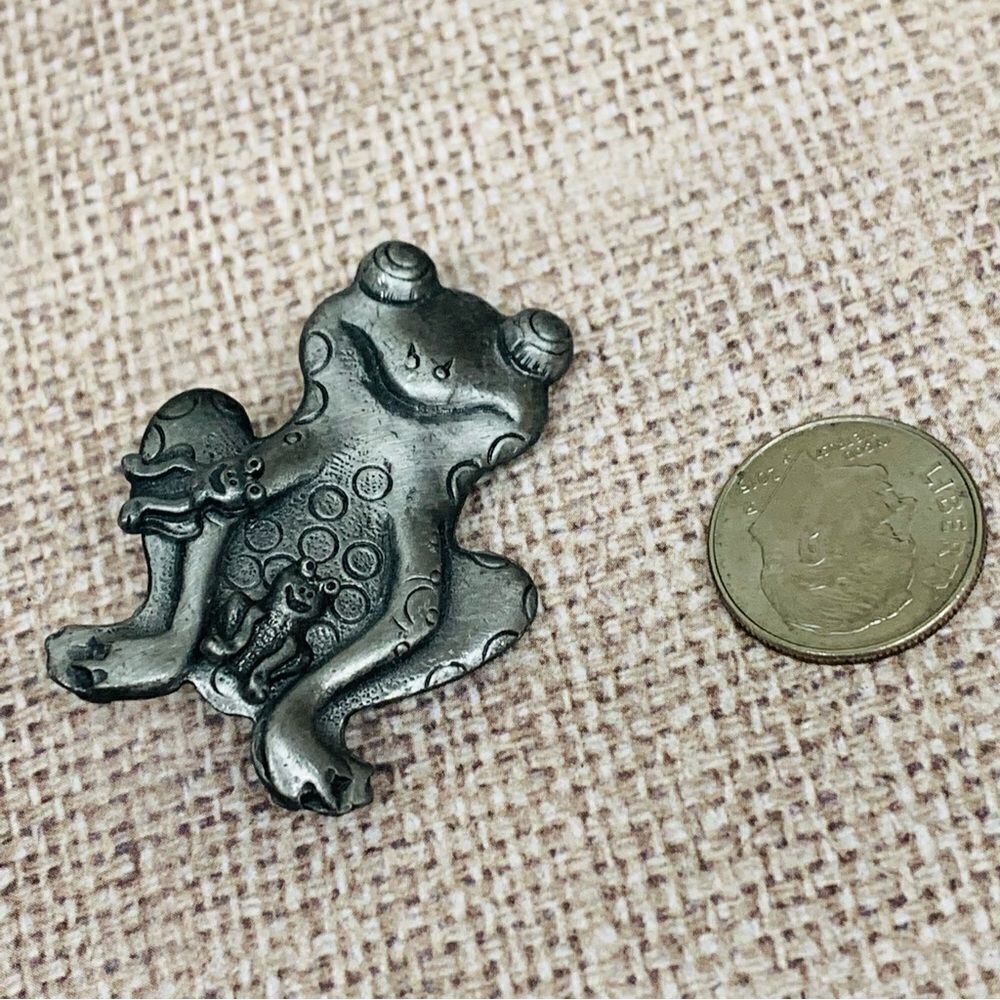 Pewter Frog Brooch Earrings Set